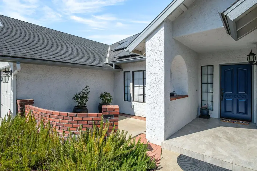 1554 E Omaha Avenue, Fresno, CA 93720 - #3