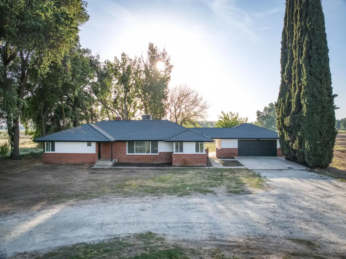 545 N Rio Vista Avenue, Sanger, CA 93657 - #1