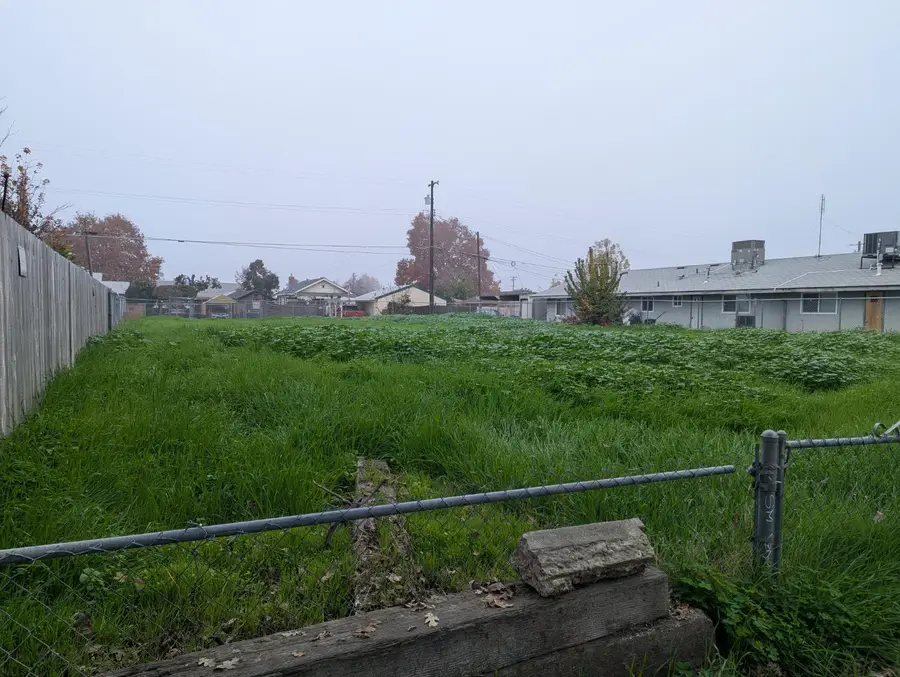 521 O Street, Sanger, CA 93657 - #3
