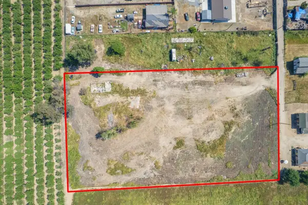 465 6th Avenue Drive, Kingsburg, CA 93631