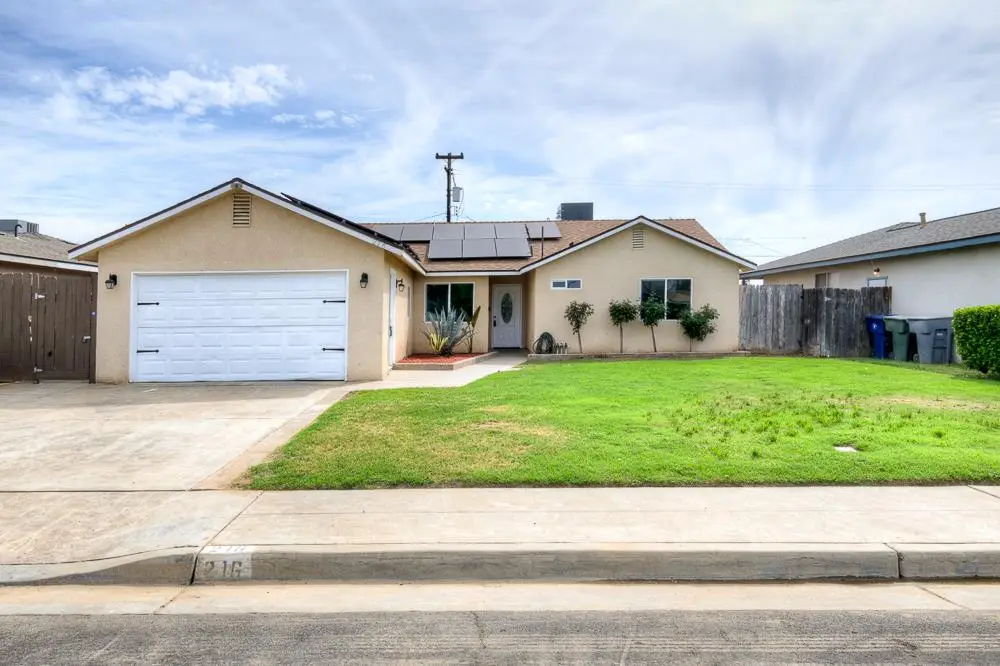 216 Keats Avenue, Clovis, CA 93612 - #1