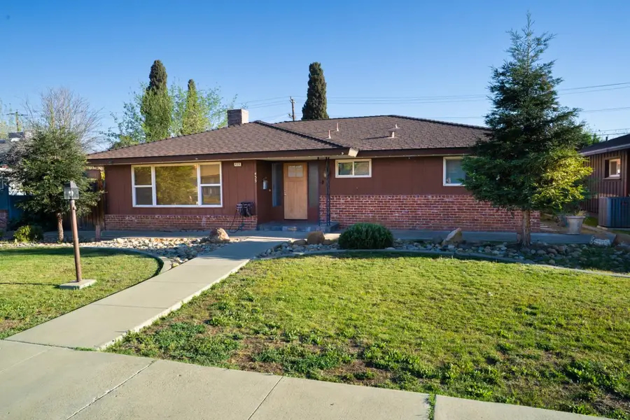 435 Harvard Avenue, Coalinga, CA 93210 - #2