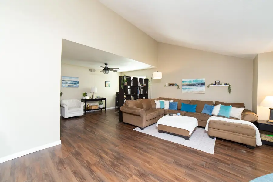 5438 W Sample Avenue, Fresno, CA 93722 - #3