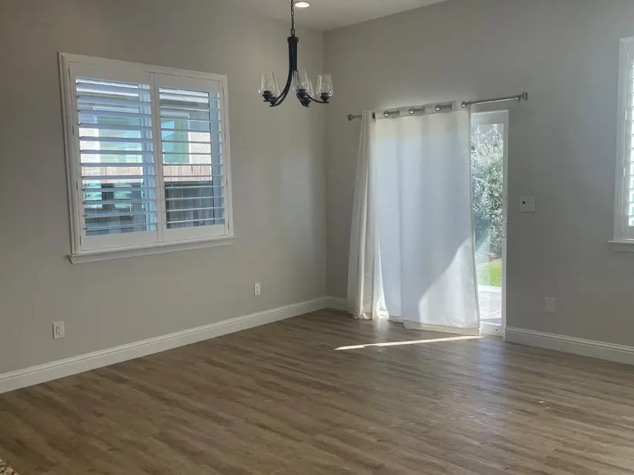 104 N Koleen Ave, Kerman, CA 93630 - #3