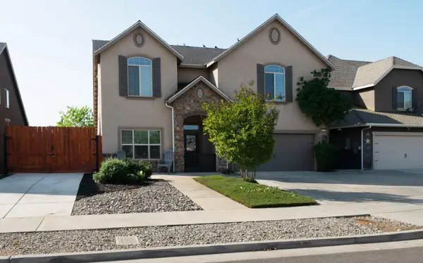 2027 W Babcock Avenue, Visalia, CA 93291