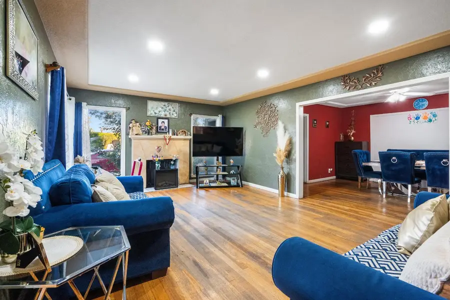 505 W Lamona Avenue, Fresno, CA 93728 - #2