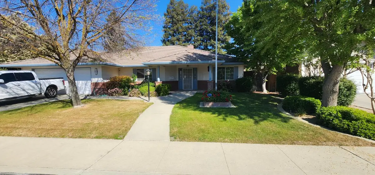 2582 Sandell Avenue, Kingsburg, CA 93631 - #1