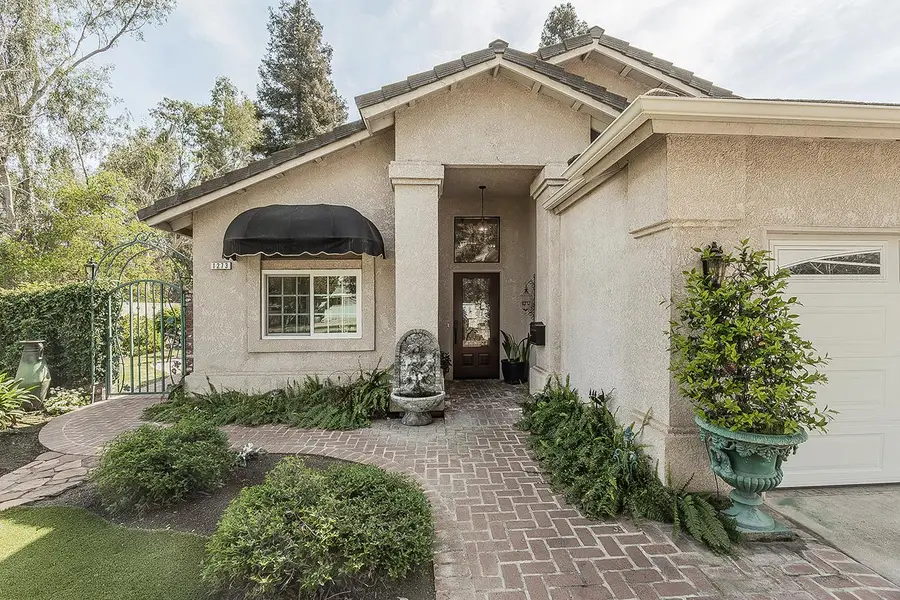 1273 W Olson Avenue, Reedley, CA 93654 - #3