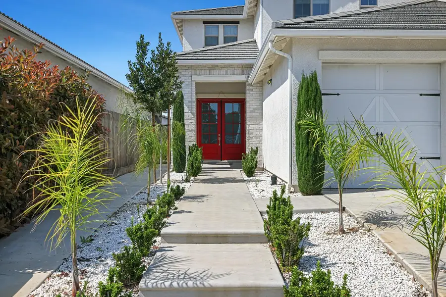 2833 N Armstrong Avenue, Fresno, CA 93727 - #3