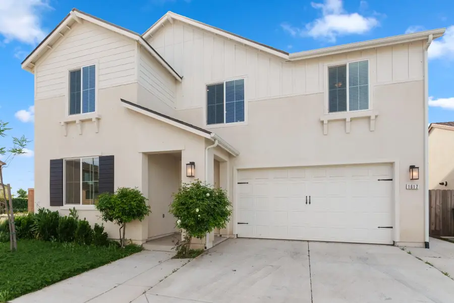 1617 N Filbert Avenue, Fresno, CA 93727 - #3