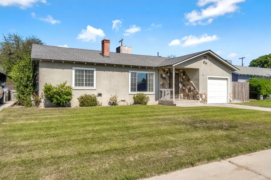 4033 E Brentwood Avenue, Fresno, CA 93703 - #2