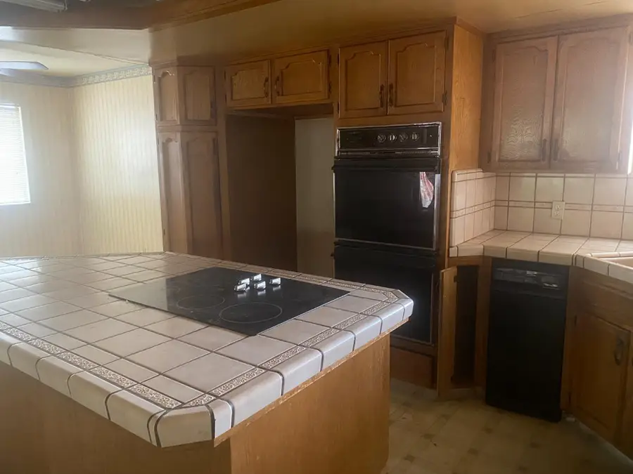 2654 E Warner Avenue, Fresno, CA 93710 - #2