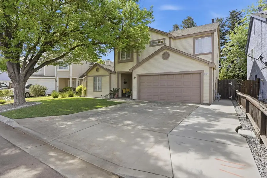 3227 Dewey, Fresno, CA 93722 - #3