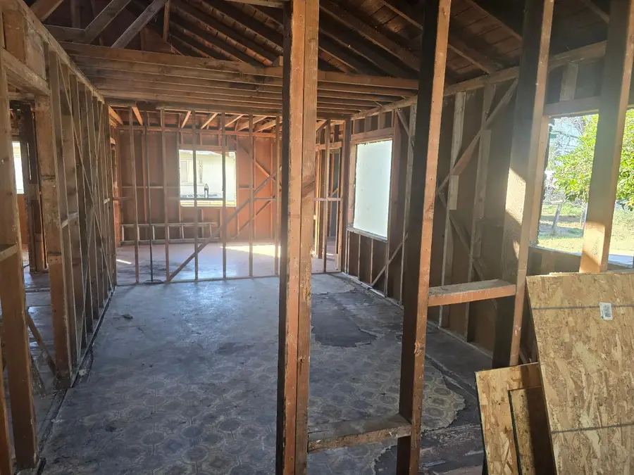 23 E Strother Avenue, Fresno, CA 93706 - #2