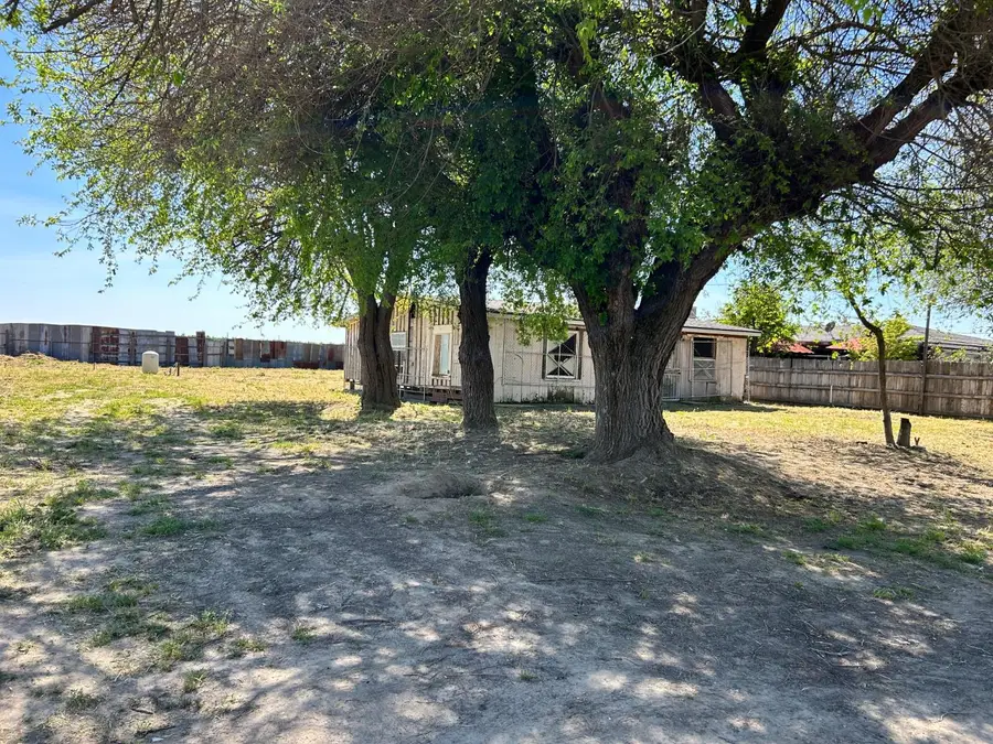 3243 W Beran Way, Fresno, CA 93706 - #2