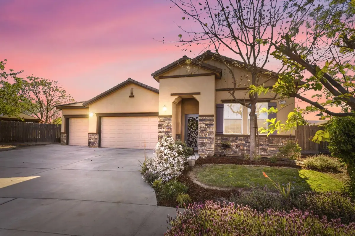 15717 W Botelho Avenue, Kerman, CA 93630 - #1