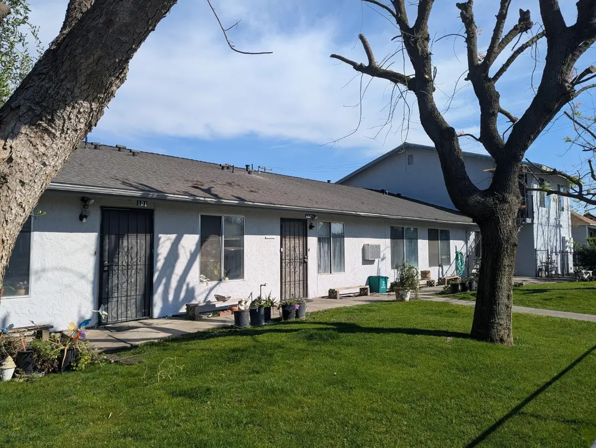 1210 Sanger Avenue, Sanger, CA 93657 - #1