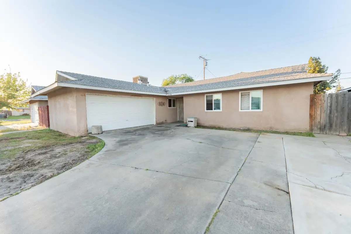 1574 Bluejay Circle, Hanford, CA 93230 - #1