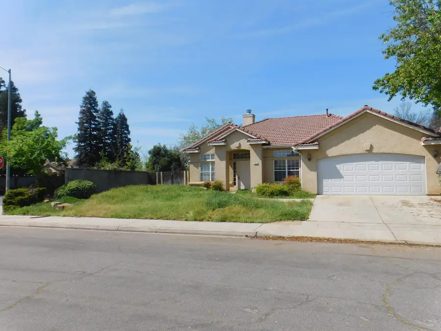 7711 Ivanho Avenue, Fresno, CA 93722 - #2