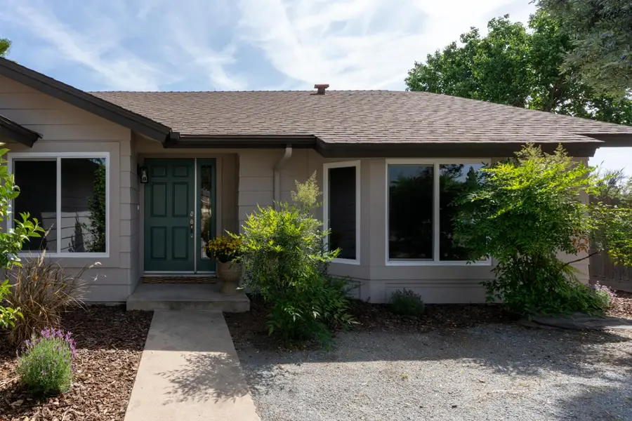 825 E Decatur Avenue, Fresno, CA 93720 - #2