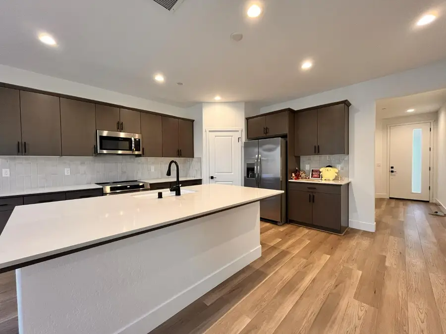 2827 E Colina Drive, Fresno, CA 93730 - #3