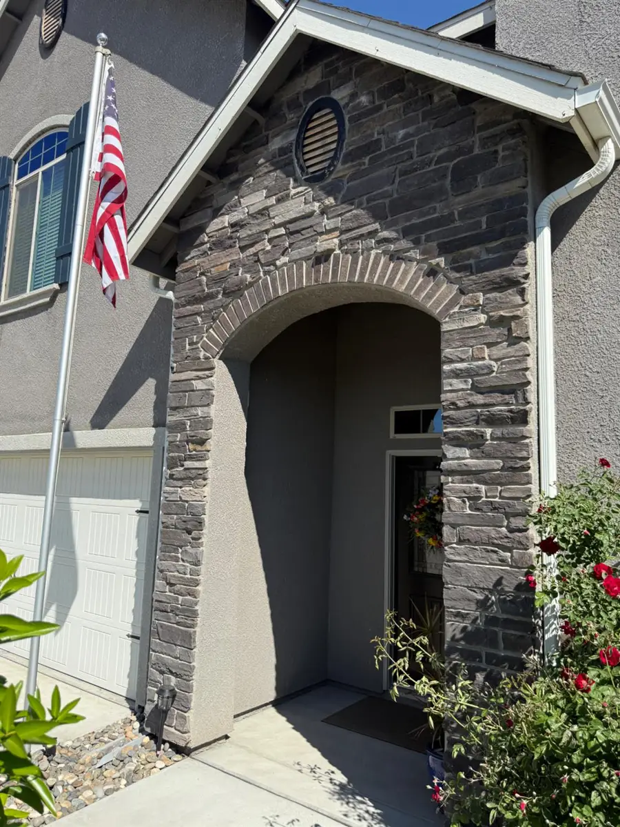 2003 W Hopkins Way, Hanford, CA 93230 - #2