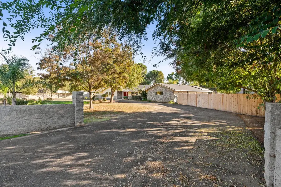 5454 E Butler Avenue, Fresno, CA 93727 - #2