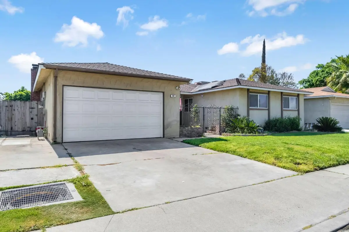 362 W Ashcroft Avenue, Clovis, CA 93612 - #1