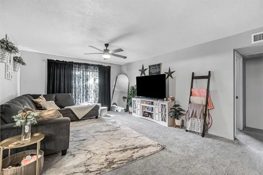 362 W Ashcroft Avenue, Clovis, CA 93612 - #3