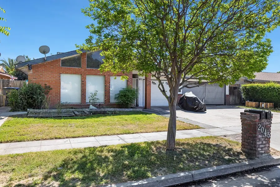 2045 W Simpson, Fresno, CA 93705 - #3