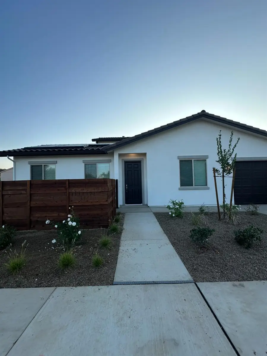 6002 E Sussex Way, Fresno, CA 93727 - #2