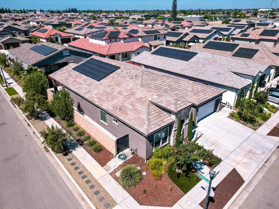 2785 N Armstrong Avenue, Fresno, CA 93727 - #3