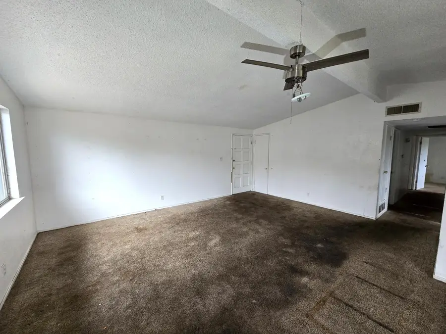 1257 N Bailey Avenue, Fresno, CA 93727 - #3