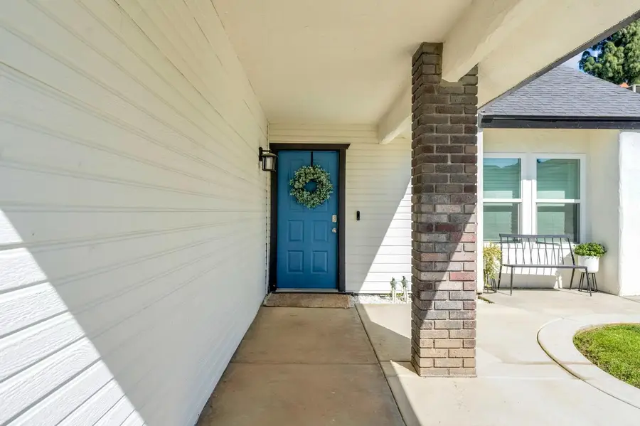 3656 W Harvard Avenue, Fresno, CA 93722 - #3