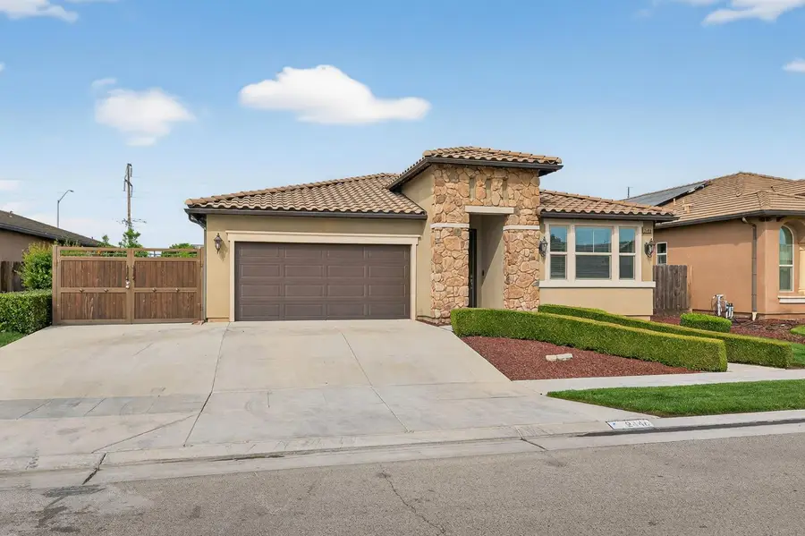 2446 S Claremont, Fresno, CA 93727 - #2