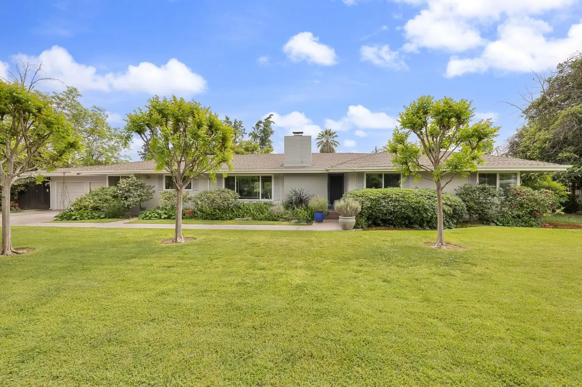 324 E Hampton Way, Fresno, CA 93704 - #1