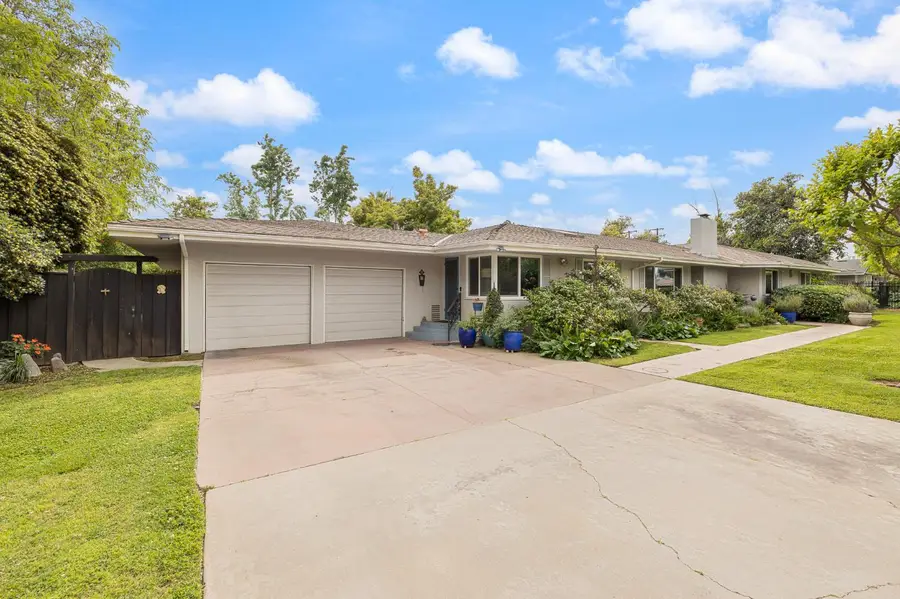 324 E Hampton Way, Fresno, CA 93704 - #2