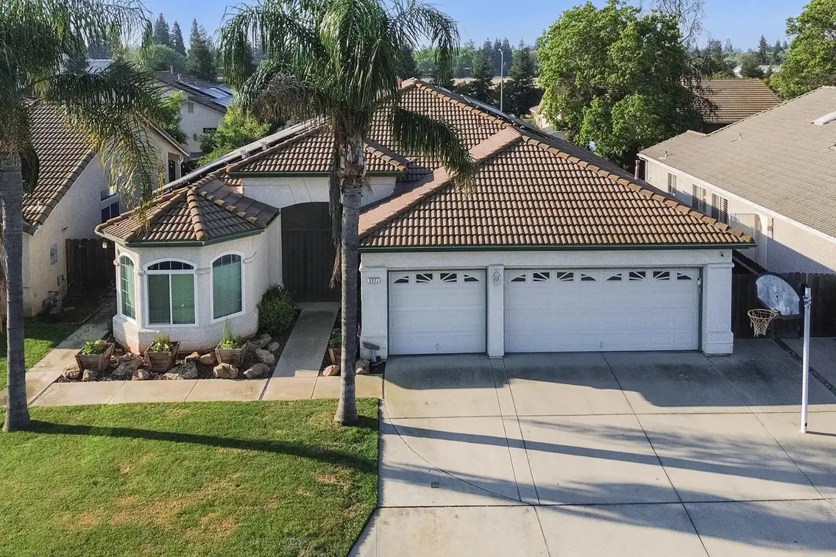 2271 E Niles Avenue, Fresno, CA 93720 - #1