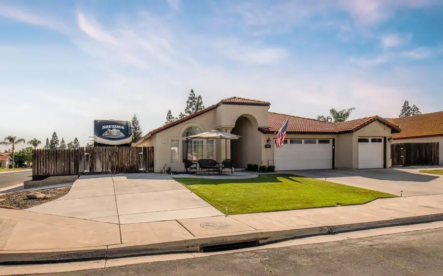701 Mcarthur Avenue, Clovis, CA 93611 - #2