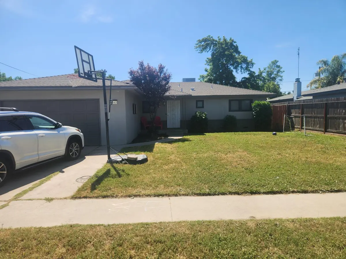 4342 E Donner Avenue, Fresno, CA 93726 - #1