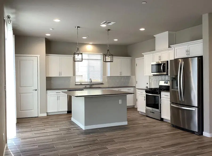 3875 Roberts Avenue, Clovis, CA 93619 - #3