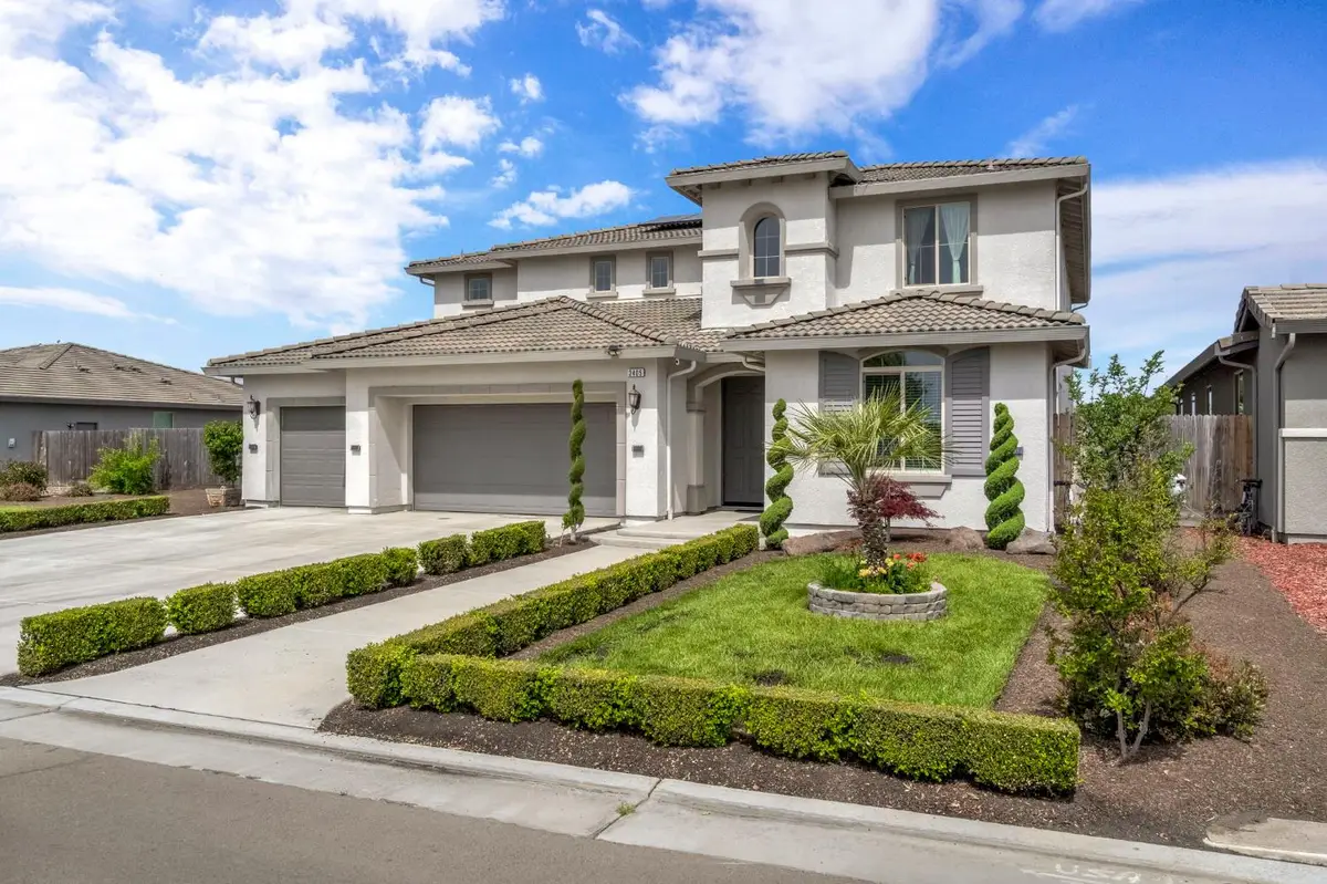 3405 W Kamm Avenue, Dinuba, CA 93618 - #1