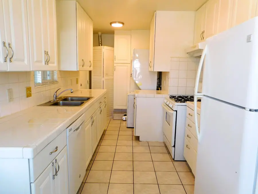 4186 E Ashlan, Fresno, CA 93726 - #3