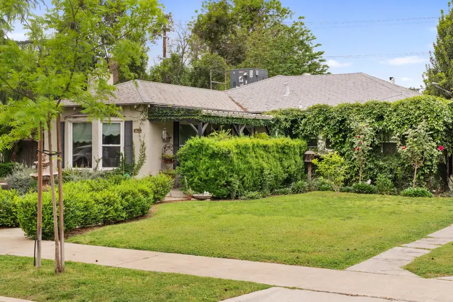 1925 N Arthur Avenue, Fresno, CA 93705 - #2