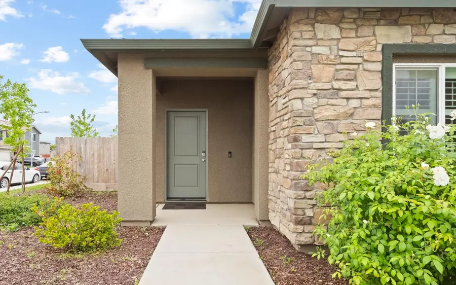 969 S Kandarian Court, Fowler, CA 93625 - #3