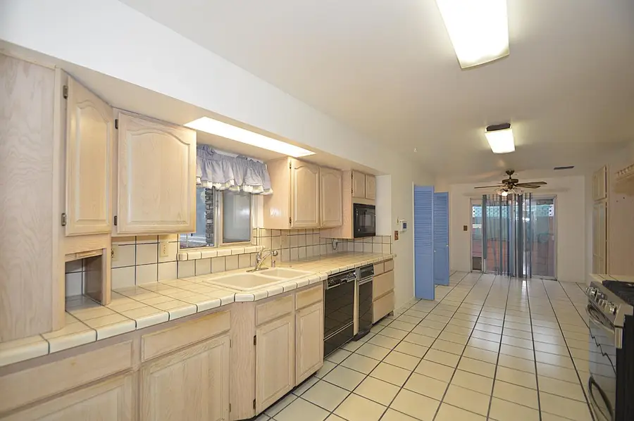 3860 E Rialto Avenue, Fresno, CA 93726 - #3