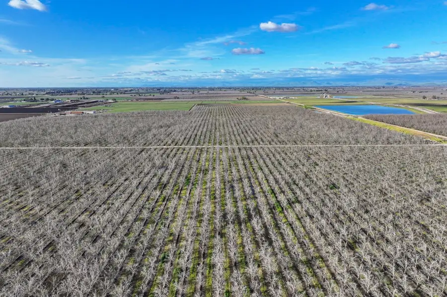 3012 N Oakmore Street, Tulare, CA 93274 - #2