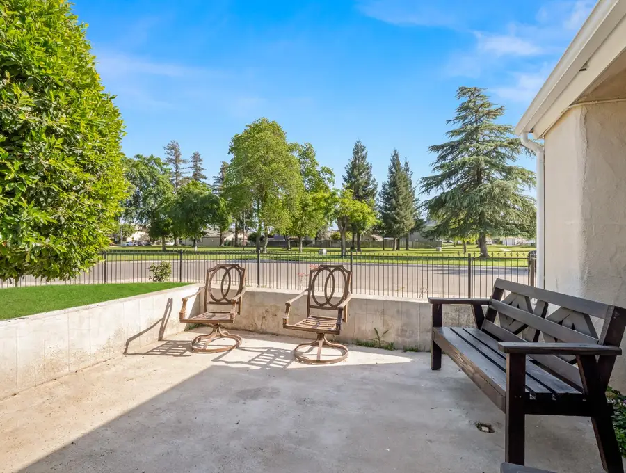 2521 N Selland Avenue, Fresno, CA 93722 - #3