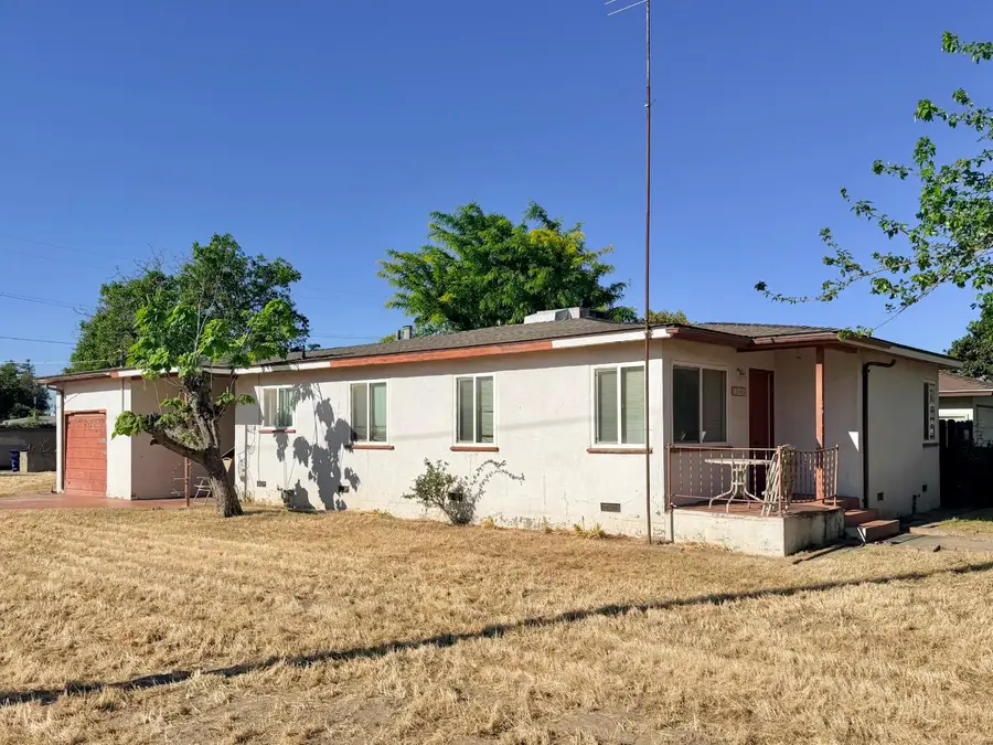 15445 W E Street, Kerman, CA 93630 - #3