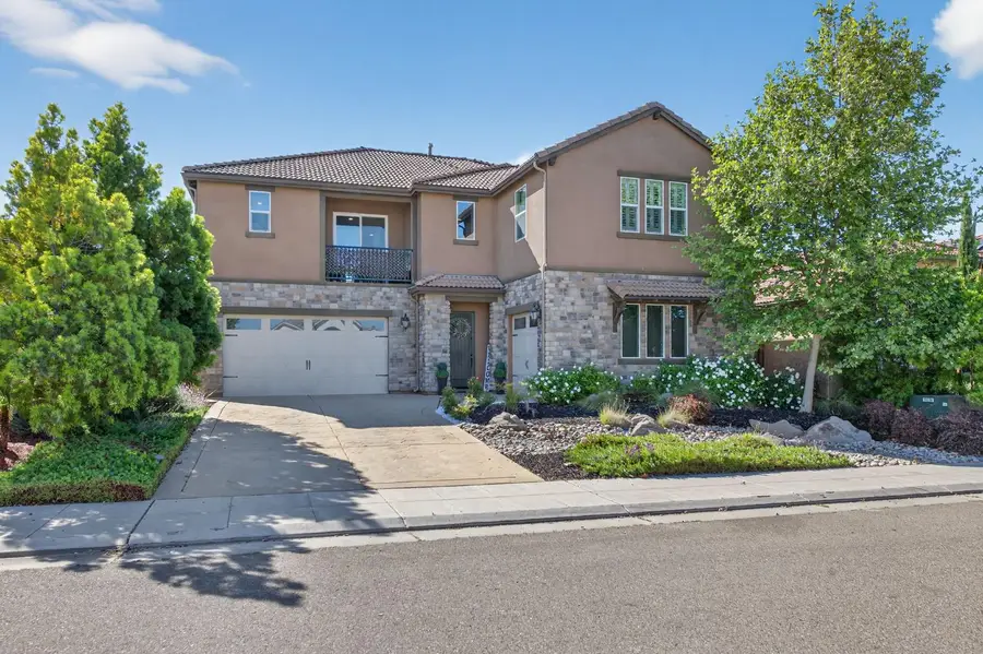 638 Mesa Dr S, Madera, CA 93636 - #2